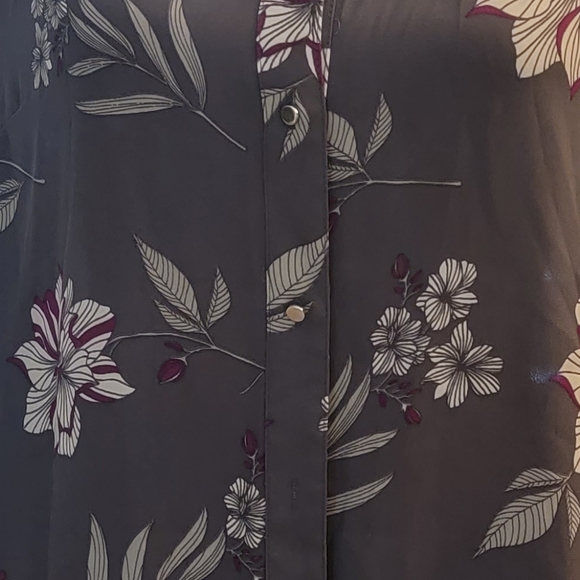 Flowered Blouse - Picture 3 of 3